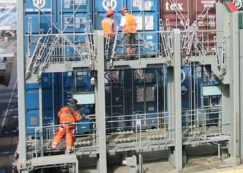 Tres docenas de puertos estadounidenses en peligro de huelga de estibadores