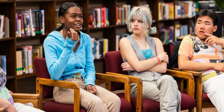 Adolescentes, redes sociales y cultura de comparación: 'Estudios sociales' de FX lo aborda todo