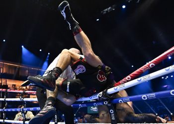 Ben Whittaker se lesionó después de caer fuera del ring mientras la pelea de Liam Cameron declaraba un empate por decisión dividida | Noticias del boxeo
