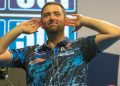 Gran Premio Mundial: Luke Humphries y Rob Cross llegan a cuartos de final mientras Nathan Aspinall pierde ante Ryan Joyce | Noticias de dardos