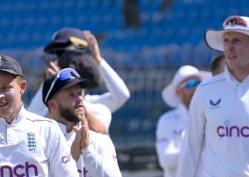 Las calificaciones de los jugadores de Inglaterra cuando Harry Brook y Joe Root hacen historia en la primera prueba contra Pakistán | Noticias de críquet