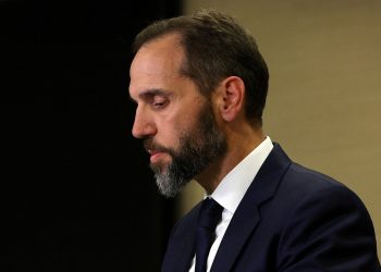 El fiscal especial de Estados Unidos pide una pausa en el caso de documentos clasificados de Trump | Noticias de los tribunales