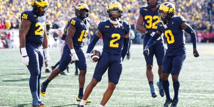Michigan CB Will Johnson fuera contra Ohio State