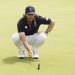 Tommy Fleetwood iguala el récord del recorrido y sube uno en Abu Dabi