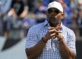 Informe: Ray Lewis es potencial candidato a entrenador en jefe de la FAU