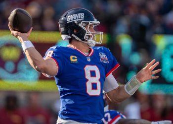 Los gigantes se quedan con Daniel Jones en QB vs. Panthers