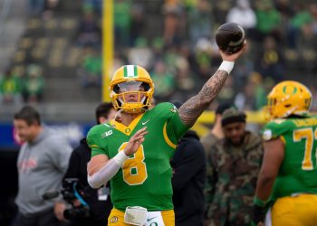 Oregon, el número 1, busca conservar el primer puesto en Wisconsin