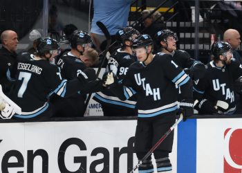 Utah tiene como objetivo tratar a una multitud vestida con camisetas para vencer a los Golden Knights
