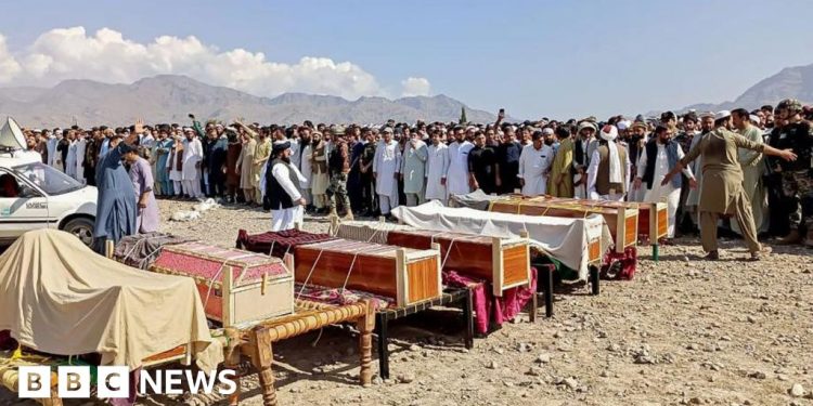 Decenas de muertos en ataques sectarios