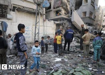 Según informes, decenas de muertos en ataques israelíes en el norte de Gaza