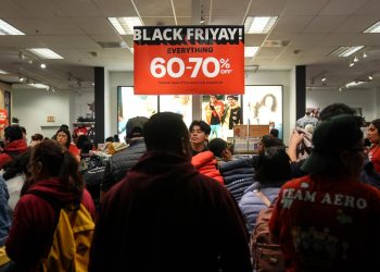 El miedo a los aranceles de Trump impulsa a los compradores a buscar ofertas del Black Friday | Noticias minoristas