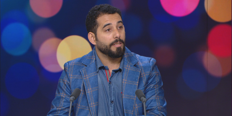 Poeta palestino Mosab Abu Toha: «La humanidad está bajo los escombros»