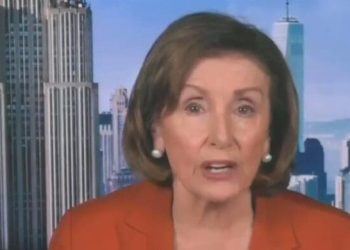 Nancy Pelosi dice que el cerebro de Trump con deterioro cognitivo no durará 4 años