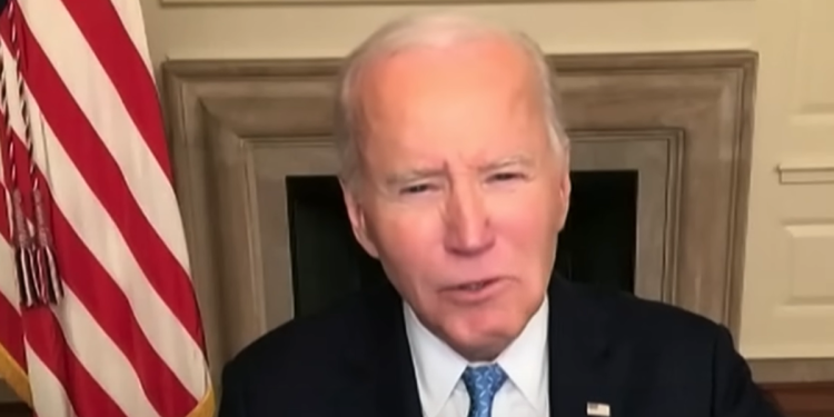 Se informa que la Casa Blanca alteró la transcripción oficial del comentario 'basura' de Biden