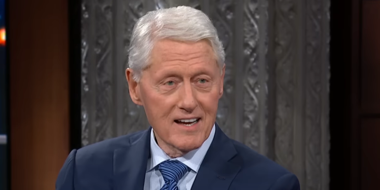 Los demócratas estarán furiosos con la opinión de Bill Clinton sobre quién entregará a la primera mujer presidenta