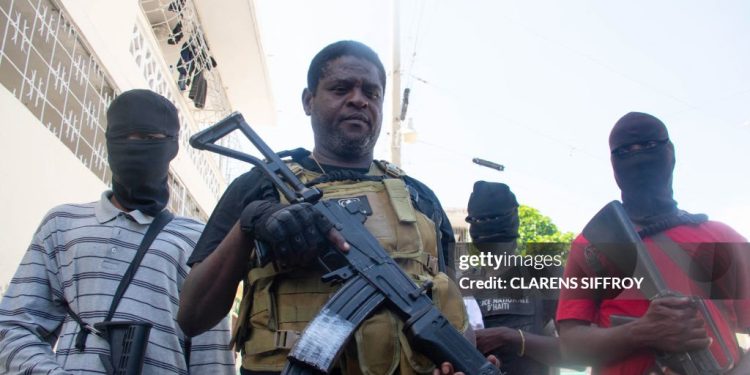 Aeropuerto de Haití cerrado temporalmente en medio de violencia de pandillas