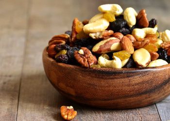 Pruebe esta receta especial de Panjiri con Moong Dal verde para obtener calidez y energía en invierno