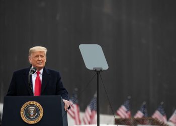 Trump apunta a la ciudadanía por derecho de nacimiento y pide un papel militar en las deportaciones