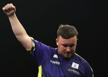 Luke Littler vence a Rob Cross por seis en un impresionante debut en las Finales del Players Championship | Noticias de dardos