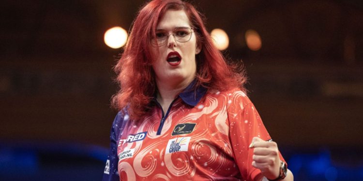 Noa-Lynn van Leuven: Luke Humphries respalda al jugador transgénero antes del Grand Slam de Dardos | Noticias de dardos