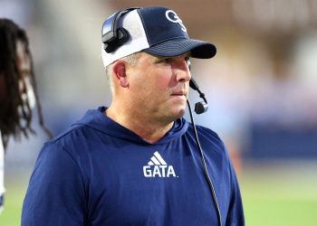 Alineación inicial proyectada y tabla de profundidad de Georgia Southern para el New Orleans Bowl