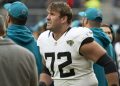 El LT de los Jaguars, Walker Little, acuerda una extensión de contrato