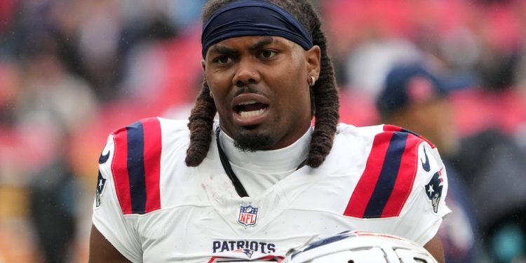 Informes: Patriots renunciarán al WR KJ Osborn