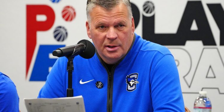 Jamiya Neal ayuda al No. 21 Creighton a superar el derrapaje de Notre Dame