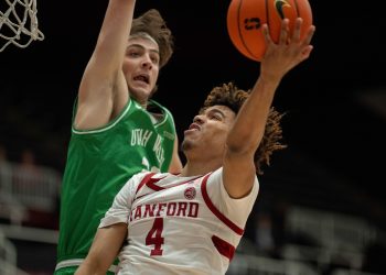 Stanford supera el lento comienzo para enterrar el valle de Utah