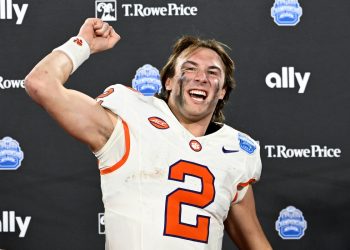 Resumen de los 25 mejores: el No. 17 Clemson supera al No. 8 SMU al sonar el timbre por el título de ACC