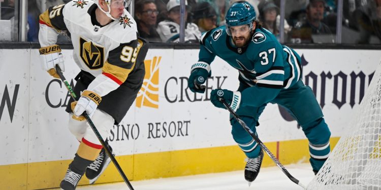 Los goles en falta de personal llevan a los Knights a vencer a los Sharks