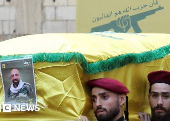 Ex agentes israelíes revelan cómo se llevaron a cabo los ataques de buscapersonas de Hezbolá