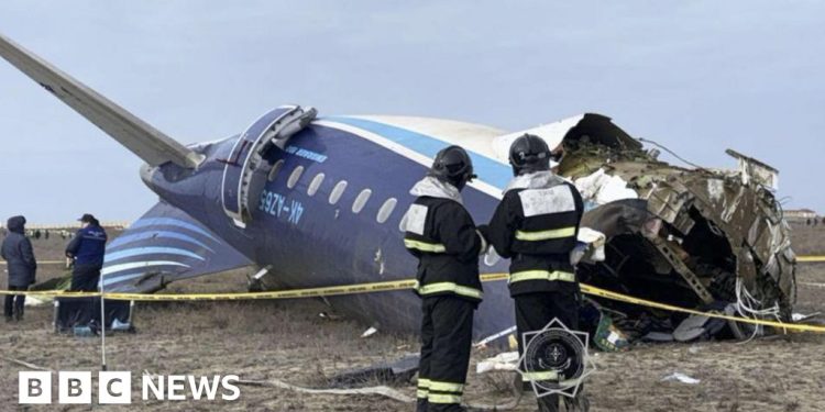Lo que sabemos sobre el accidente de Aerolíneas de Azerbaiyán