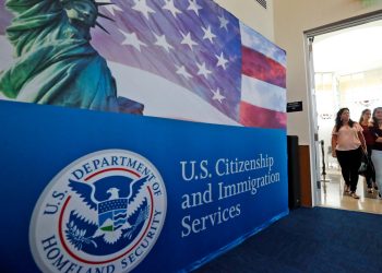 ¿Por qué los republicanos estadounidenses debaten el futuro de las visas H-1B para trabajos altamente calificados? | Noticias de Economía y Negocios