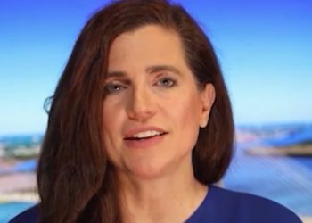 La policía del Capitolio arresta a un hombre por agredir a la representante Nancy Mace