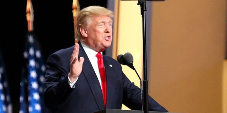 Encuesta: La mayoría de los estadounidenses apoyan la transición de Trump