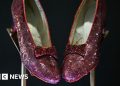 Las zapatillas de rubí que usó Dorothy en la película El Mago de Oz se venden por 28 millones de dólares