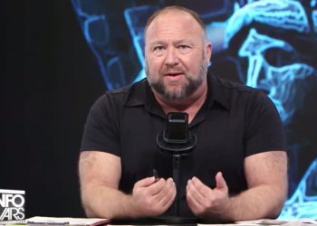 ÚLTIMA HORA: Juez rechaza la venta de Infowars a Onion: el proceso de reglas fue 'injusto' | El experto en puerta de enlace