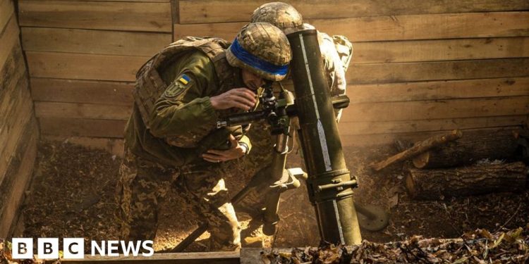 A las exhaustas tropas ucranianas en Rusia se les dice que se aferren y esperen a Trump