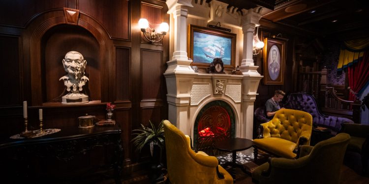 Haunted Mansion Parlour: el mejor bar de Disney y el punto culminante número uno del crucero Treasure