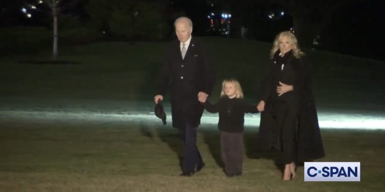 Kamala Harris cancela abruptamente su viaje a California a la Casa Blanca mientras Biden regresa a DC antes de Navidad | El experto en puerta de enlace