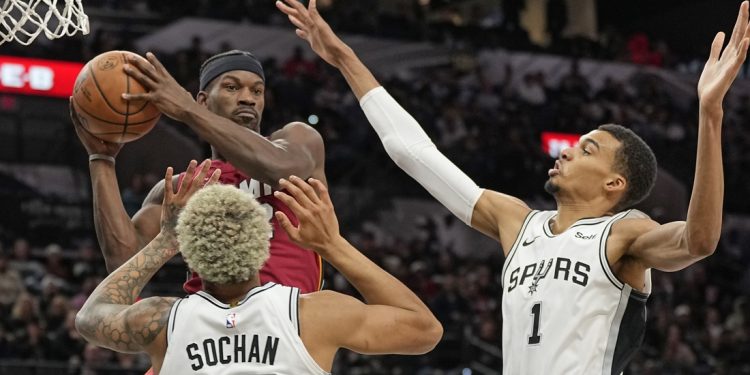 Spurs y Heat intentan romper rachas perdedoras