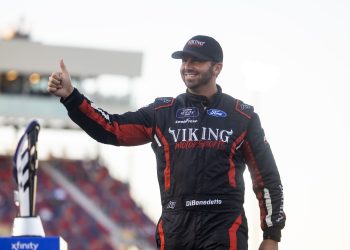 Viking Motorsports presenta el regreso de Matt Dibenedetto en un video promocional estelar para la campaña de 2025 NASCAR