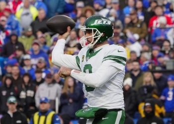 Los fanáticos de los Steelers reaccionan cuando Russell Wilson y Justin Fields dan paso al QB de los Jets en predicciones audaces