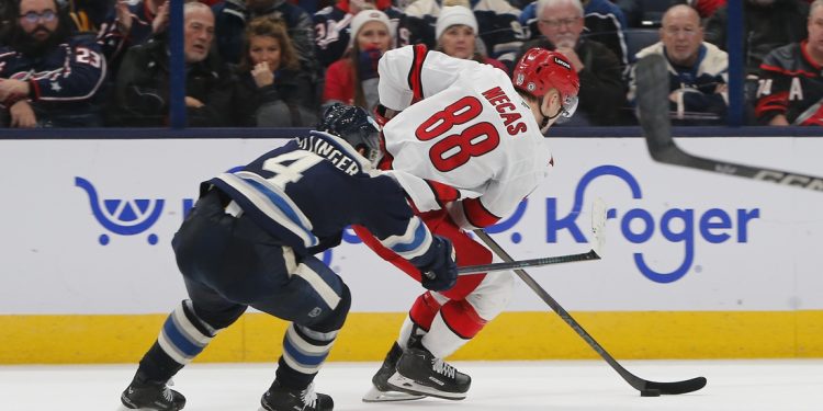 Los equipos calientes se enfrentan mientras los Blue Jackets se enfrentan a los Hurricanes