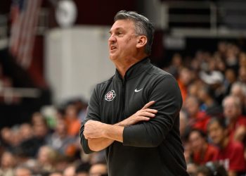 Hunter Sallis aporta 30 mientras Wake Forest derrota a Stanford