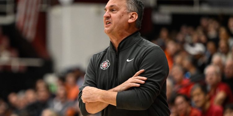 Hunter Sallis aporta 30 mientras Wake Forest derrota a Stanford