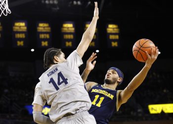 Michigan monta tardío Rally a Stun Penn State
