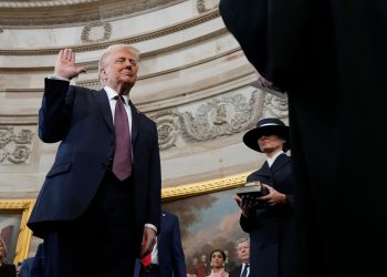 Sus partidarios pululan por la capital estadounidense mientras Donald Trump toma juramento para su segundo mandato | Noticias de Donald Trump