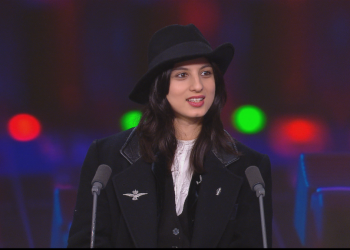 La estrella en ascenso de Goth, Heartworms, lanza su álbum debut 'Glutton For Punishment'